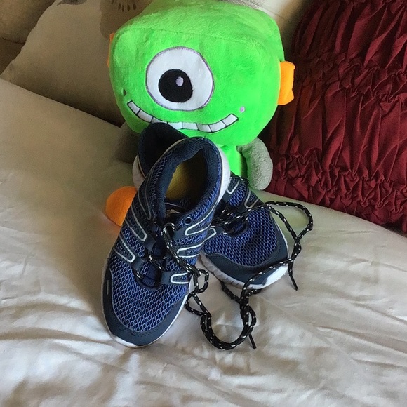 Boys Goodyear Sneakers - Picture 6 of 9